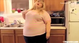 猫咪av站高分作品推荐：肥嫩美女