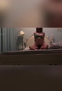 爆操反差女的骚逼 - 高清在线观看