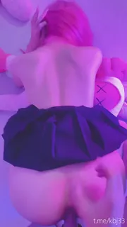 猫咪av站栏目：后入爆操肥臀JK小骚逼 精彩封面