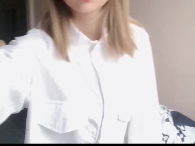 查看 骚逼妹妹发骚视频 的详细介绍与播放