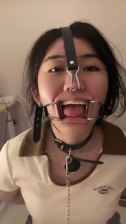 骚逼女友母狗 完整无删减版在线看