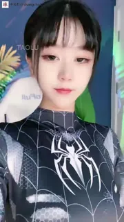 【猫咪av站】VINNIE维妮极品御姐cosplay3 现场高清截图