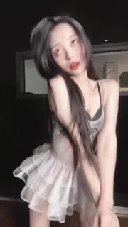 猫咪av站高分作品推荐：性感可爱女主播户外跳舞