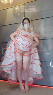 正在播放：骚逼反差女户外露出 (猫咪av站频道)