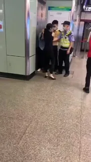 ATM前发生事故 完整无删减版在线看