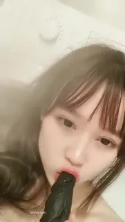 猫咪av站题材必看：00后可爱小骚货自慰 封面图