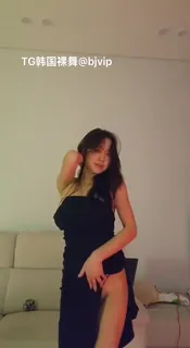 韩国苗条翘臀小骚逼艳舞诱惑 完整无删减版在线看