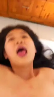 猫咪av站高分作品推荐：爆操母狗直翻白眼