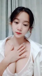 猫咪av站栏目：反差巨乳少妇 精彩封面