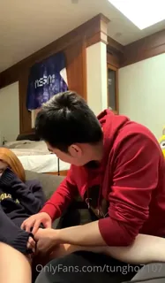 正在播放：玩弄爆插母狗小穴 (猫咪av站频道)