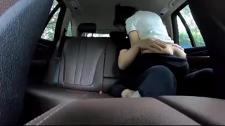 猫咪av站题材必看：骚逼母狗车震上位骑乘 封面图