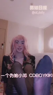 查看 黑丝假发骚伪娘 的详细介绍与播放