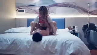 猫咪av站高分作品推荐：探花约的骚货美女 很会骑着鸡巴