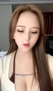 91视频推荐：精致状容的颜值区女神下海！掏出大奶子揉捏，极品一线天肥穴特写 手机在线播放