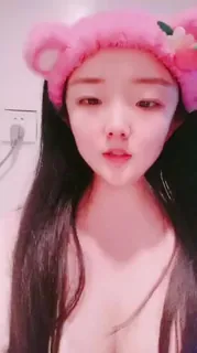 猫咪av站精选视频：短视频 爆乳超棒身材，脱下内裤肥唇骚穴 完整版