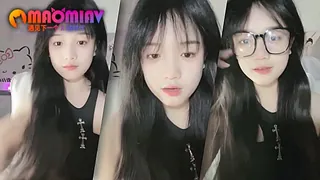 猫咪av站栏目：#美女主播巨乳学妹 奶子相当大抠逼自慰大屌狂插！ 精彩封面