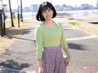 MY-731 明里目前在丈夫父母经营的旅馆工作，每天在那里招待客人。 手机浏览器流畅观看预览