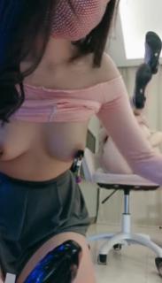 正在播放：高顏值女神姐妹花！性感超短裙！互吸奶子假屌插穴，跳蛋震動特寫 (猫咪av站频道)