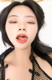 顏值美女！換上情趣裝廁所誘惑！ 手机浏览器流畅观看预览