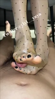 #iyi_yaya  丝足/足交/足控  57V - 实时更新的高清猫咪av站资源