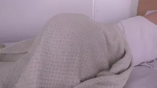 猫咪av站高分作品推荐：大奶美女 这是叫女友最好的起床方式 在逼口蹭不停不进门 主动上位骑乘