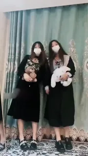 猫咪av站精选视频：丝袜骚货跳裸舞 完整版