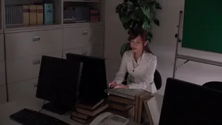 91社区热议作品：办公时间突然欲火焚身，忍不住自慰 实拍