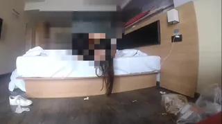 91社区热议作品：学院派女神级大学美女,暑假兼职援交1000元宾馆上门服务 实拍