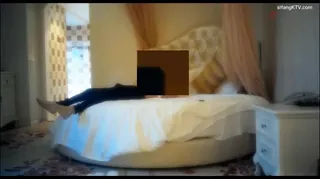 极品妹子打炮洗澡被偷拍，身材一流，呻吟淫荡 优质原创视频在线直达