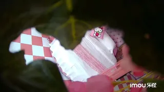 91社区热议作品：最新流出乐橙酒店哈喽kitty房高清偷拍❤️舔阴眼镜男把女炮友舔到欲仙欲死极乐呻吟再啪啪 实拍