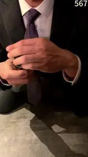 猫咪av站栏目：西装帅哥 精彩封面