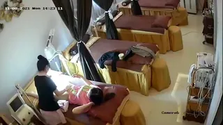 最新流出黑客破解摄像头偷拍❤️美容院小姐姐全身保养补漏 番外篇集锦 玩家亲测好评资源