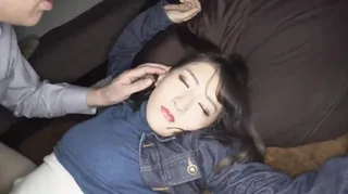 睡了隔壁邻居的白嫩美人妻 - 实时更新的高清猫咪av站资源