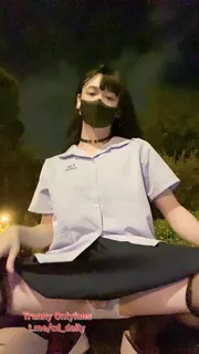 猫咪av站栏目：制服男娘 精彩封面