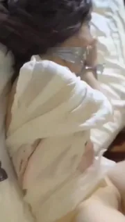 #捆绑 #强奸 #真实强奸 捆绑强奸大学女同学。 优质原创视频在线直达