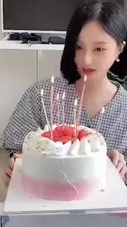 正在播放：淫女用淫贱的手指插入逼洞挖到露出骚样！ (猫咪av站频道)