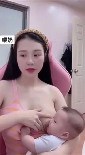 #喝奶 好漂亮的少妇~ 都想喝喝奶水了！ 玩家亲测好评资源