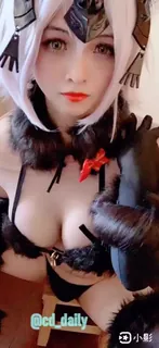 【猫咪av站】大奶伪娘< 现场高清截图