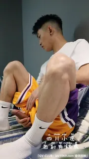 正在播放：自拍体育生 (猫咪av站频道)