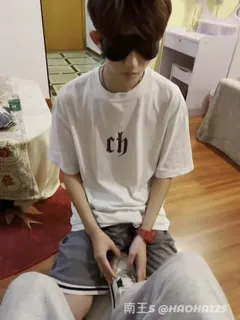 91社区热议作品：好可爱的奶狗 实拍