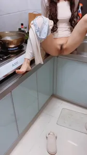 在厨房爆操兄弟老婆 - 实时更新的高清猫咪av站资源