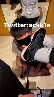 查看 喜欢舔鞋底 的详细介绍与播放