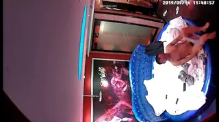 91视频推荐：主题酒店独享台偷拍中年男女的激情性爱，场面激烈，女的很骚 手机在线播放