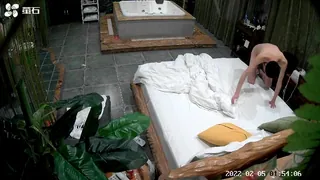 流出萤石云酒店精品浴缸房过年期间偷拍几对成熟炮友啪啪 - 1080P超清画质展示图