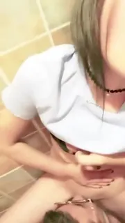 绿帽淫妻！偷偷厕所后入兄弟老婆！ #厕所 #美胸 #少妇、 完整无删减版在线看