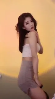 【猫咪av站】这才是掌握到了精髓 #勾引 #热舞 #网红 现场高清截图