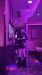 趁着酒醉拿下女同学 #情侣 #中出 #卫生间 - 高清在线观看