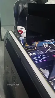 91视频官方收录：在网店的偷拍