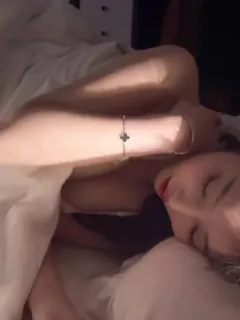 #网红 女神『杨晨晨』高价新作《黄瓜带给我的快乐》 手机浏览器流畅观看预览