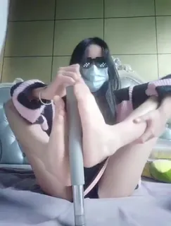 91视频推荐：#足控  丝足/足控18岁170的长腿嫩萝莉的极品嫩脚 手机在线播放